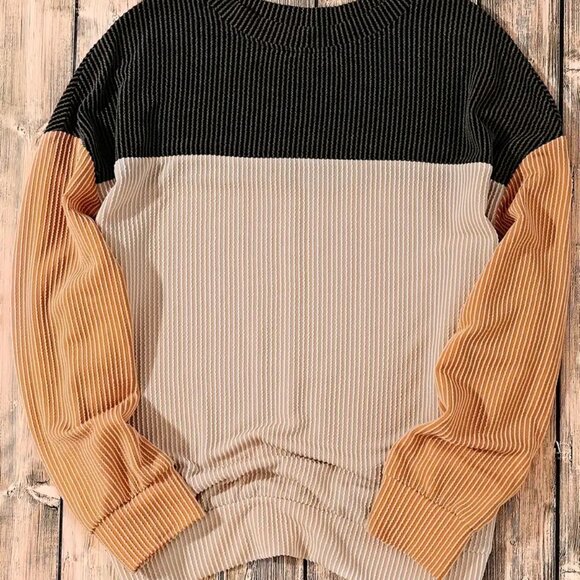 Colorblock Long Sleeve Top - Picture 3 of 5